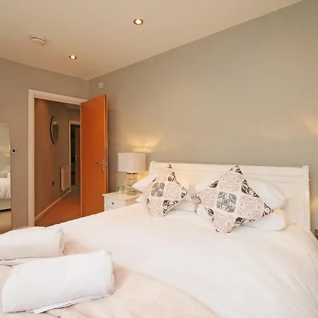Large Flat - Very - Business York